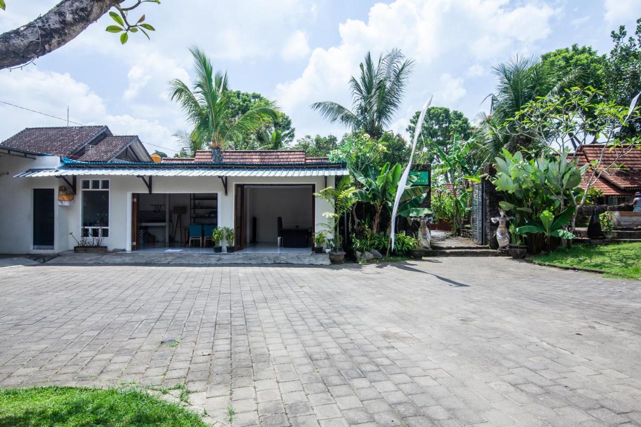 Outpost Ubud Bungalows Exterior photo